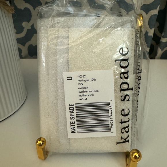 NWT Madison Small Slim Card Holder - Meringue - Picture 5 of 8